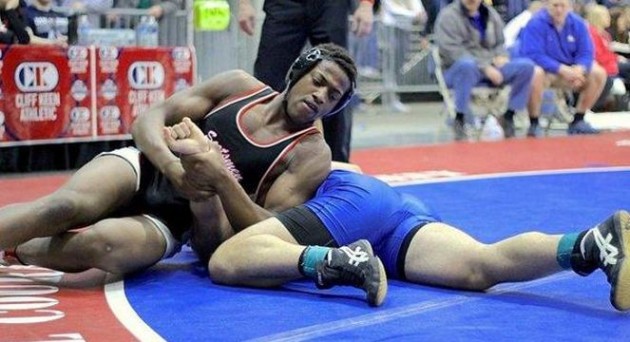 Osa Odighizuwa on the mat