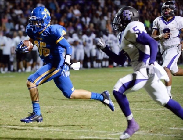 Jaylon Redd tracks the ball carrier