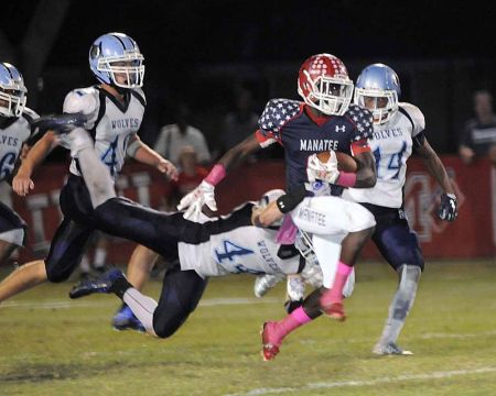 Dylan Throneburg wraps up Manatee player