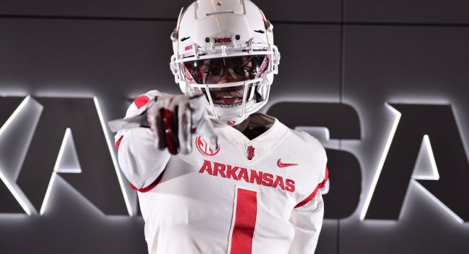 Arkansas Razorbacks 2021 Class Focuses On Offensive Line And Athleticism Recruiting News Guru